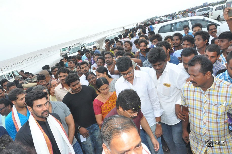 Jaya-Janaki-Nayaka-Movie-Vijayotsava-Veduka-At-Hamsala-Deevi